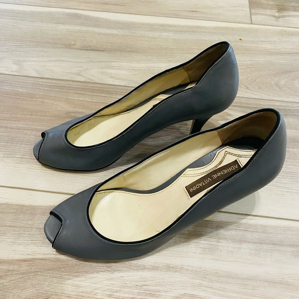 Adrienne Vittadini Genny gray pump Size 7M